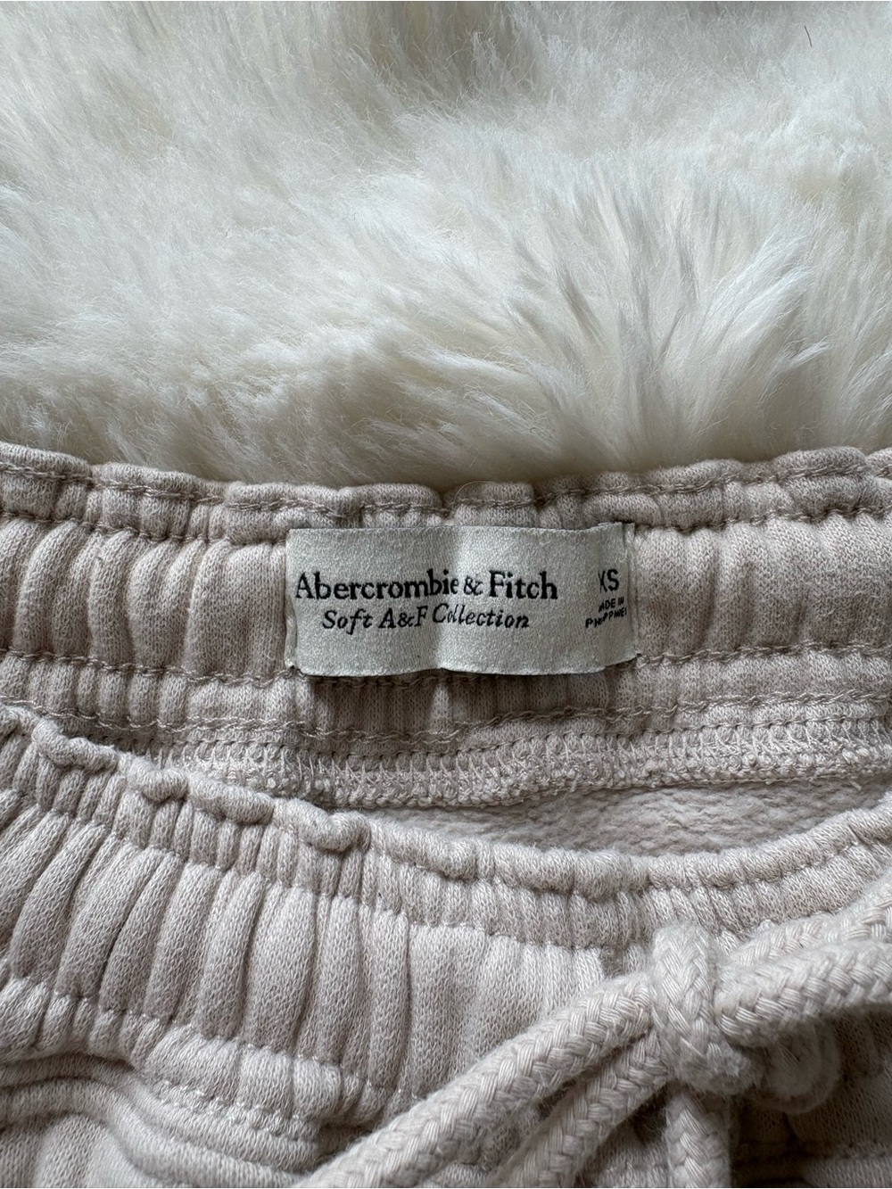 Abercrombie & Fitch Women’s Cream Drawstring Joggers - Picture 3 of 5